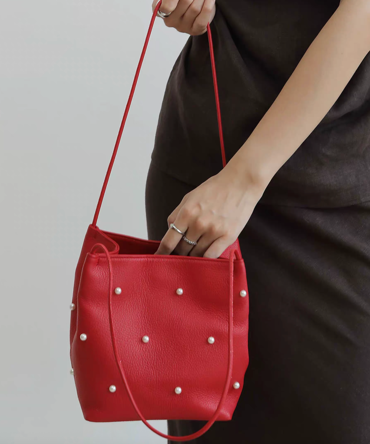 Alloy plaster pearls deco bucket togo lambskin shoulder bag
