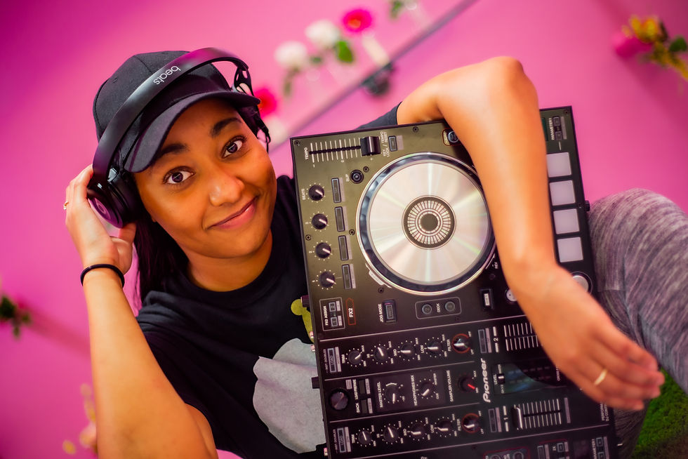 jackie dj photos @ womanish exhibit-21.j