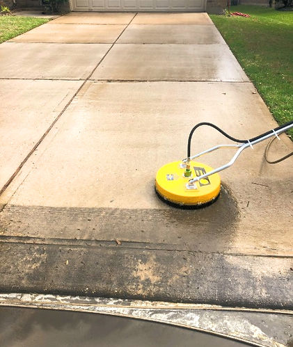 pressure washing2_edited.jpg