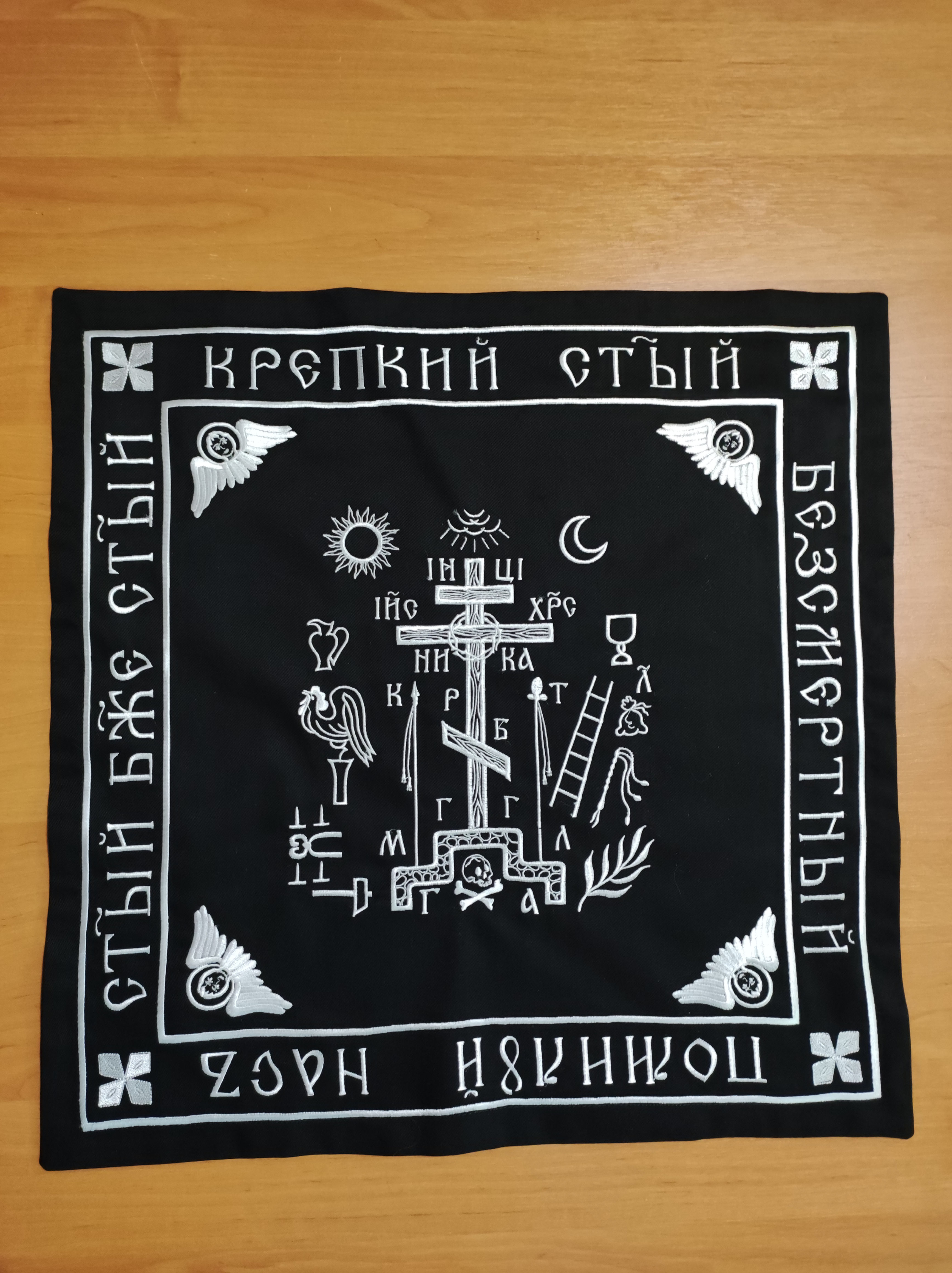 Наличник монашеский вышитый гладью 45/45