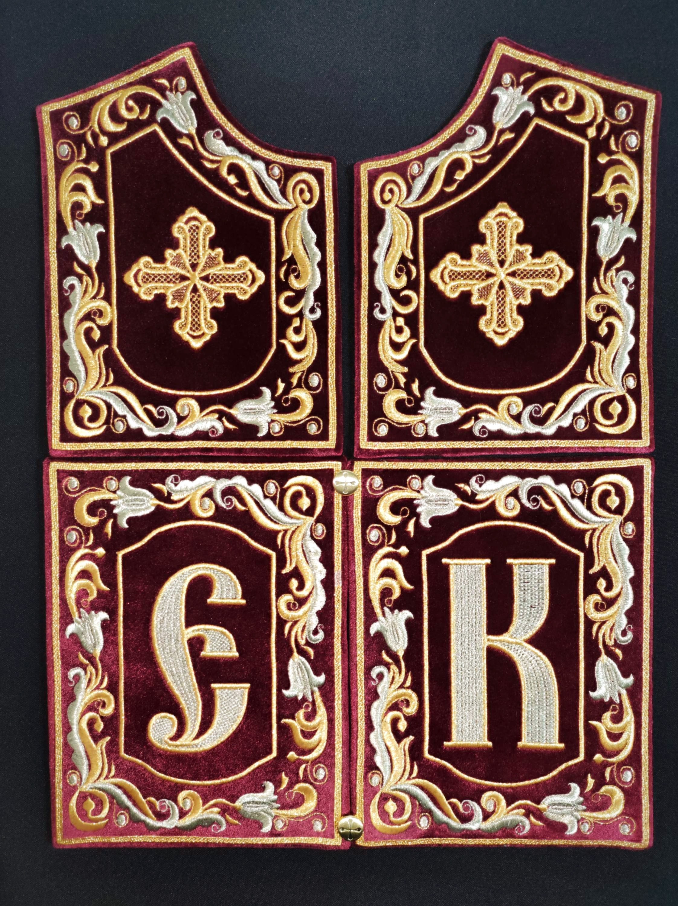 Скрижали именные крест со славянскими буквами на бархате