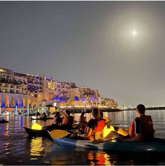 Miniatura: Kayak Full Moon Tour for 2 in Abu Dhabi gift voucher