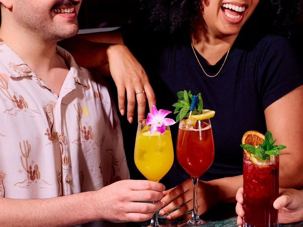 Golf & Drinks Experience at Swingers Gift Voucher | Ithara.a