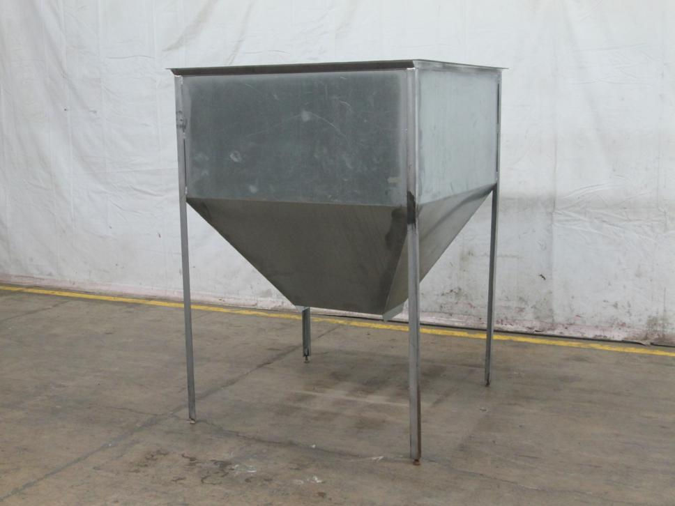 Bulk feed hopper