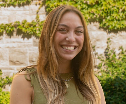 Headshot of tutor Annika