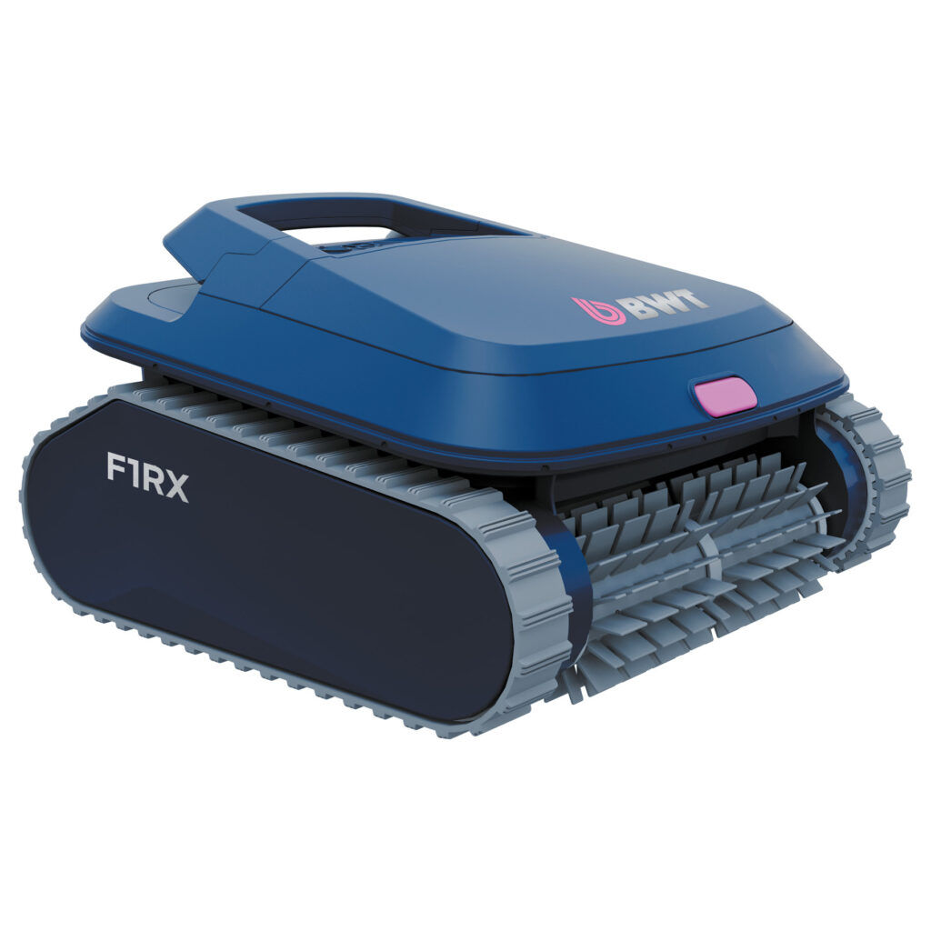 Nettoyeur BWT F1RX avec fil et télécommande pour piscine creusée - 1699,00$