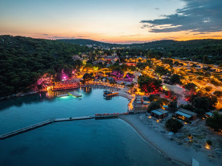 HOSPITALITY ON THE BEACH CELEBRATES HOSPITAL RECORDS 30TH ANNIVERSARY IN CROTIA