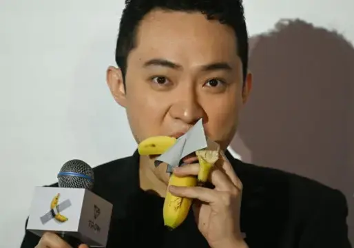 Dio mas de 6 millones por la 'obra de la banana' y se la comió