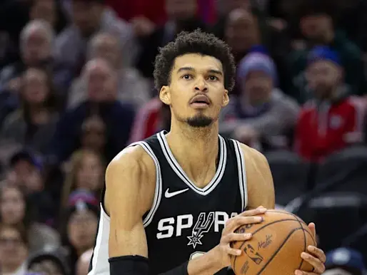 Wembanyama y Giannis, mejores jugadores de la primera semana de la NBA