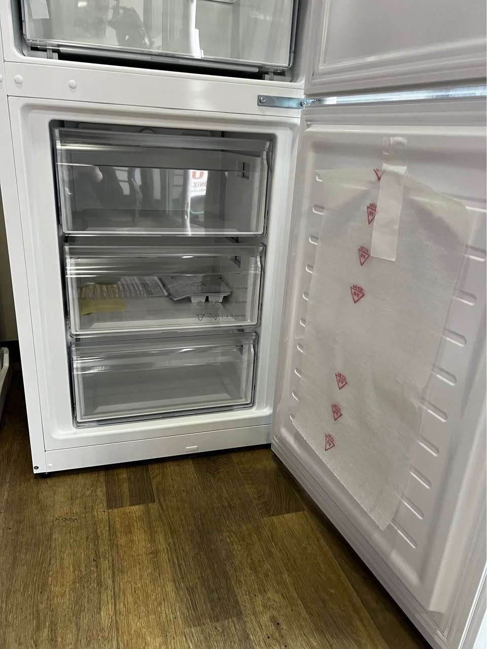 Thumbnail: BOSCH Series 4 KGN392WDFG 70/30 Fridge Freezer - White