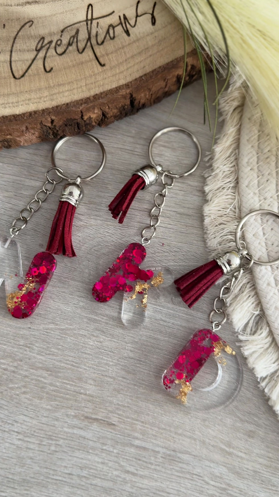 Miniature : Porte-clé initiale en résine – Lettre personnalisée