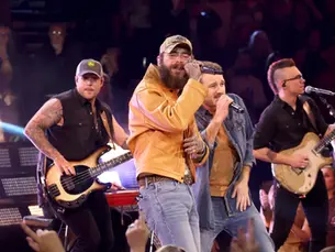 Post Malone, Morgan Wallen and Hardy Perform Joe Diffie's "Pick UP Man" at this years CMA Awards.