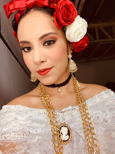 A DARLE QUE ES MOLE DE OLLA