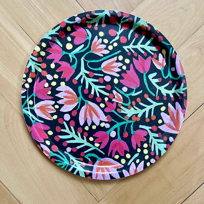 Tablett, rund , pinke Blumen auf schwarz