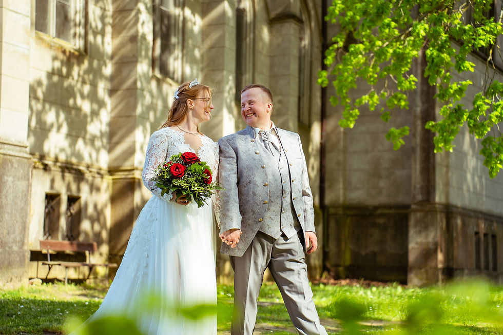 Unsere Hochzeit war perfekt, weil wir sie dazu machten. Macht es genauso und liebt den Tag wie er kommt. Mit allen unperfekten Dingen, mit allem was ihr seid.
