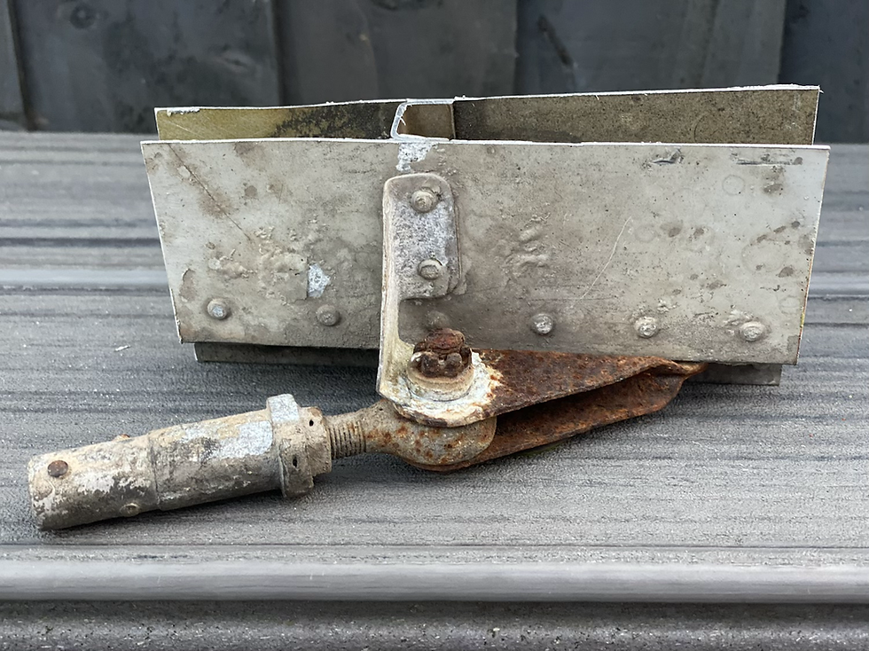 Hawker Siddeley HS 748 gear door latching section