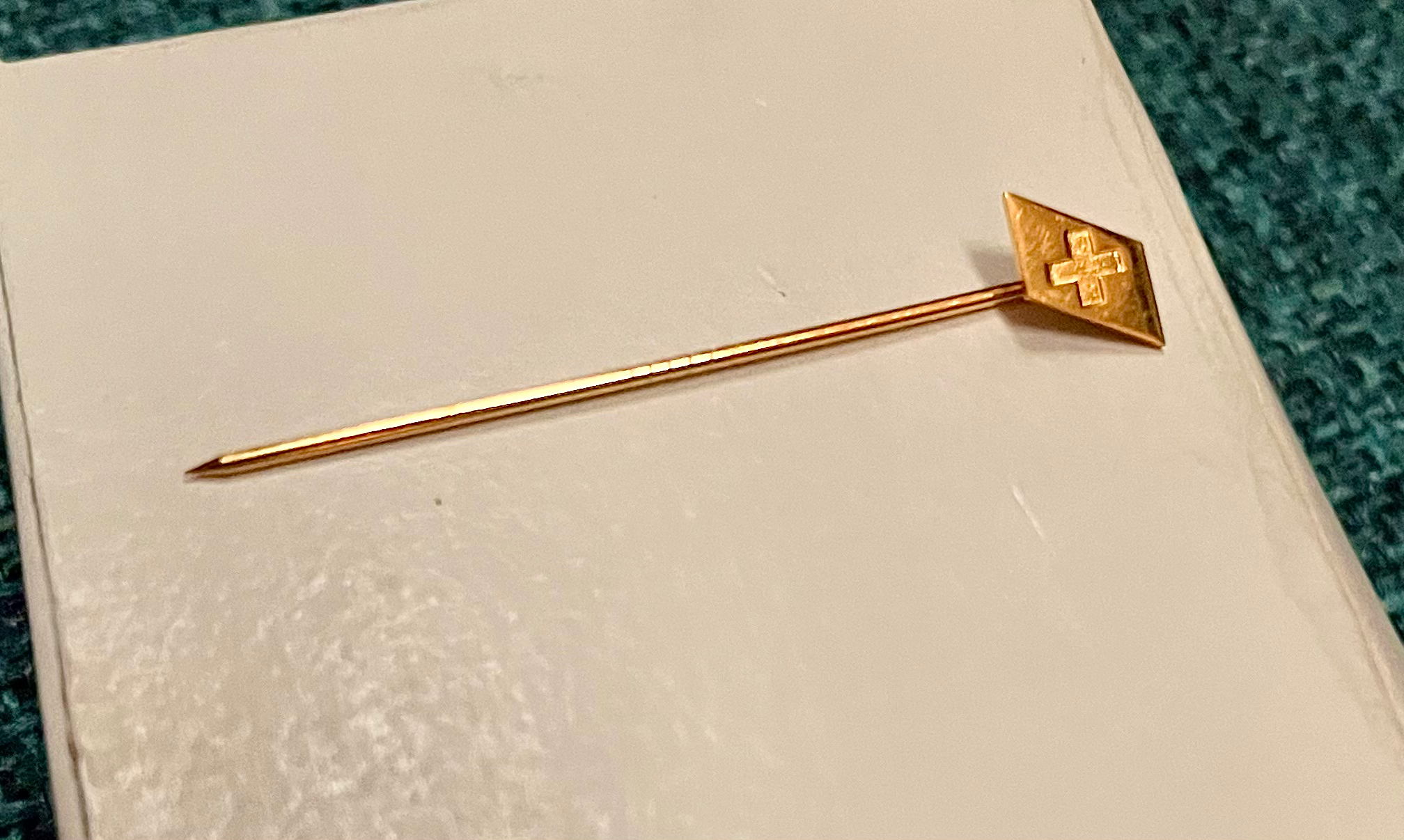 Swissair tie pin (box underneath not inc)