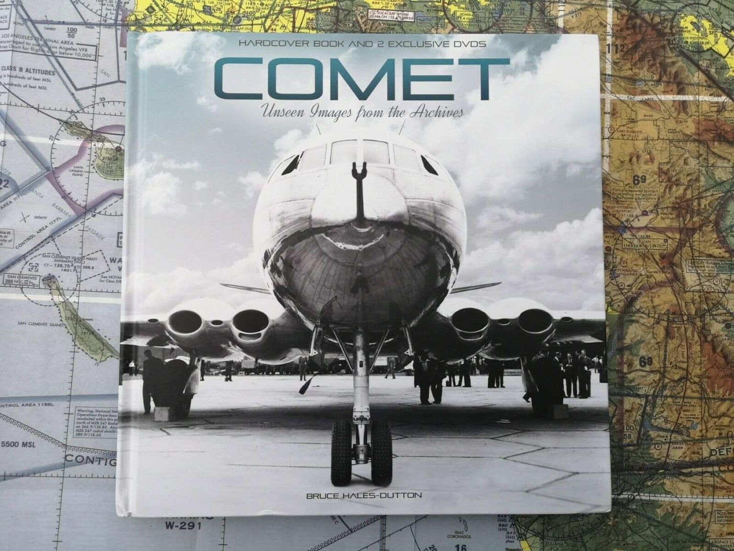 Comet Unseen Images from the Archives hardback 