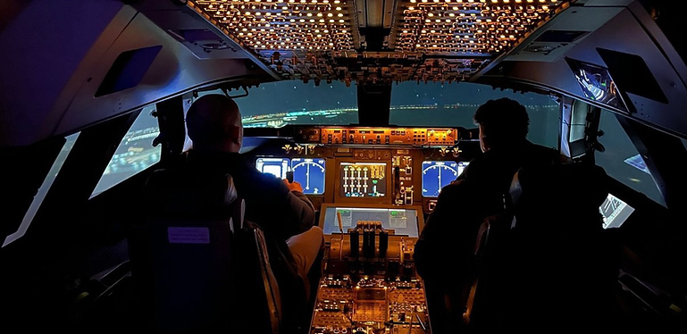 First class Father’s Day Gift Voucher- 45 minute 747 simulator experience for 2