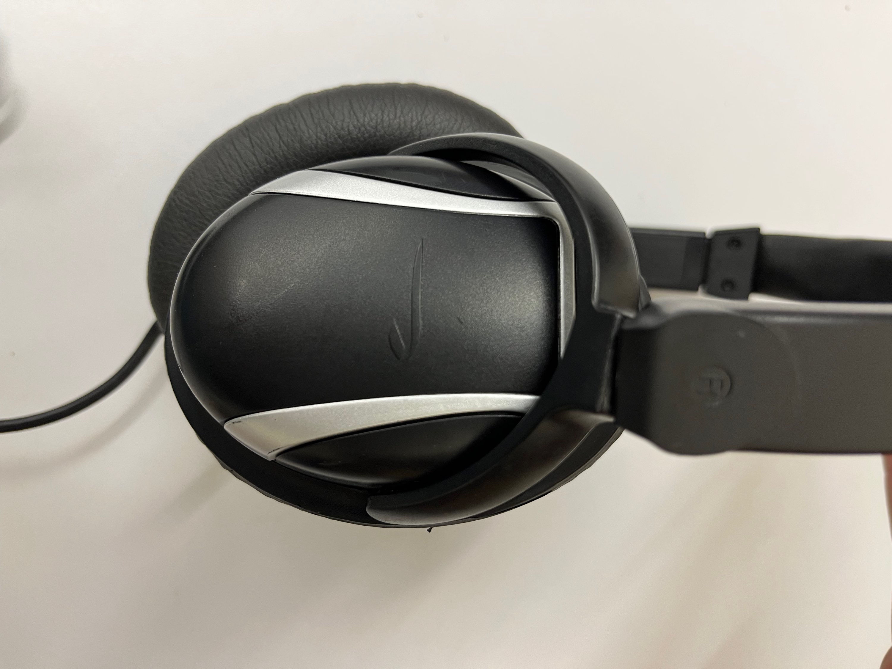 Ex British Airways business class headphones removed from “The Deck” 747