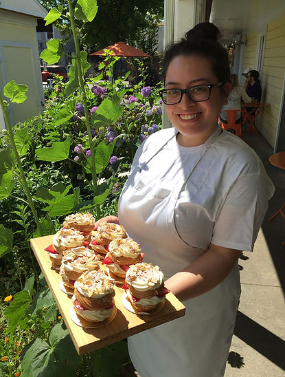 brown bear baking team member and job application process