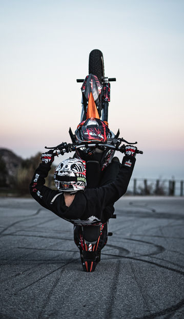 12 o'clock Wheelie
