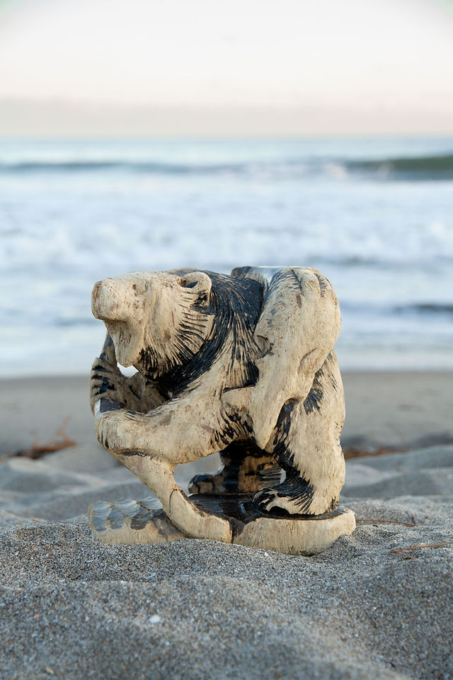 巨大熊の木彫り Handmade wooden Bear Hokkaido 巨大熊の木彫り Handmade wooden Bear Hokkaido Hokkaido Artist