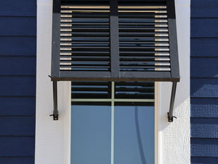 How Window Replacement Contractors Can Improve Your Home’s Energy Efficiency