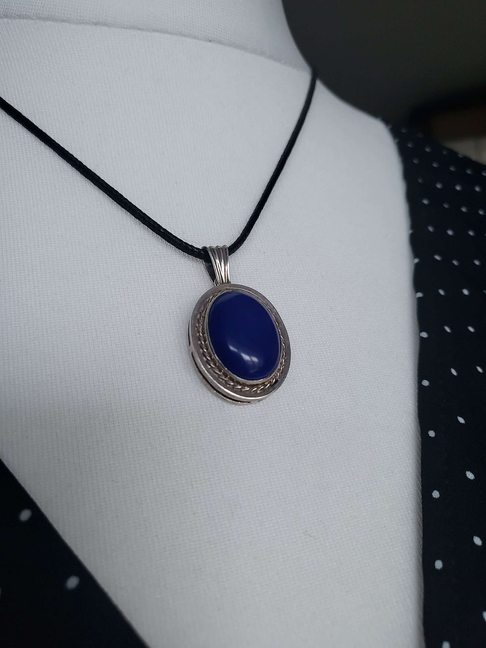 Thumbnail: Vintage Sterling Silver Lapis Lazuli Pendant 