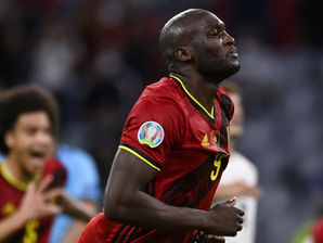 LE MERCATO S'ENFLAMME : CHELSEA PRÊT À OFFRIR PLUS DE 100 MILLIONS POUR LUKAKU, L'INTER VACILLE
