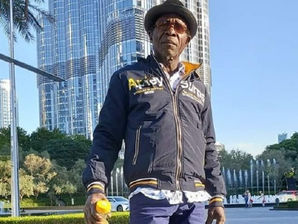 Cameroun : L’artiste Grand Barack embarqué par la police pour n’avoir pas acheté le cache-nez(vidéo)