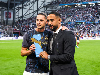 Après seulement une journée de Ligue 1, le vestiaire olympien est déjà sous le feu des projecteurs. La défaite inaugurale de l'OM à Rennes vendredi dernier (1-0), alors que les Marseillais ont évolué à 11 contre 10 pendant près d'une heure, a eu des repercussions inédites au sein du groupe de Roberto De Zerbi. 