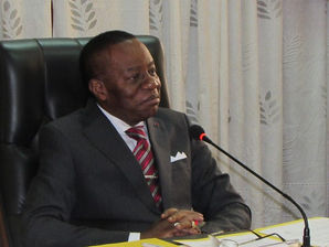 Limogeage de Messanga Nyamding, Fame Ndongo veut sauver sa tête