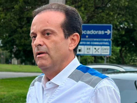 Rio exonera 638 cargos e atinge secretaria que foi comandada por André Moura