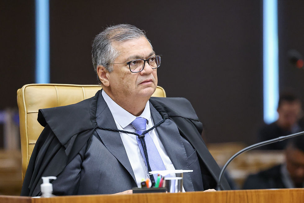 STF suspende penduricalhos e cobra revisão de verbas acima do teto