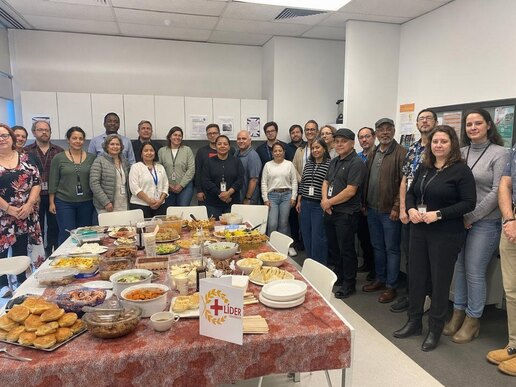 Aperitivo posterior a coloquio financiera sobre endeudamiento gratuito. Más Líder, FRENA