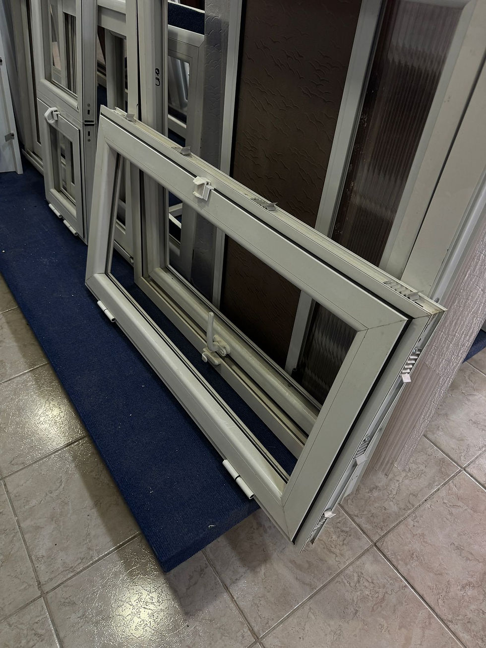 Miniatura: Ventana de aluminio banderola color Blanco con vidrio simple 4mm 1,00x0,52m