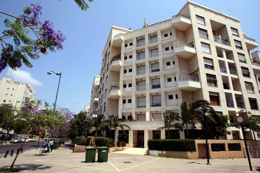 Real estate agency in Petah Tikva Apartments & Houses For Sale in PT