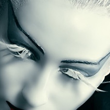 maquillaje con tinta blanca