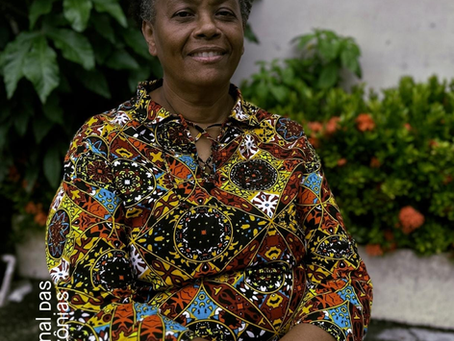 Oficina de pintura explora a liberdade de expressão artística