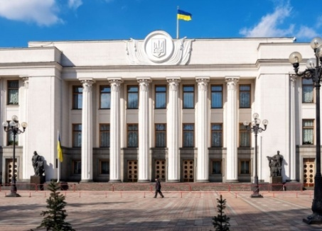 У ВРУ зареєстровано законопроєкт, яким хочуть розширити права постійних користувачів з/д