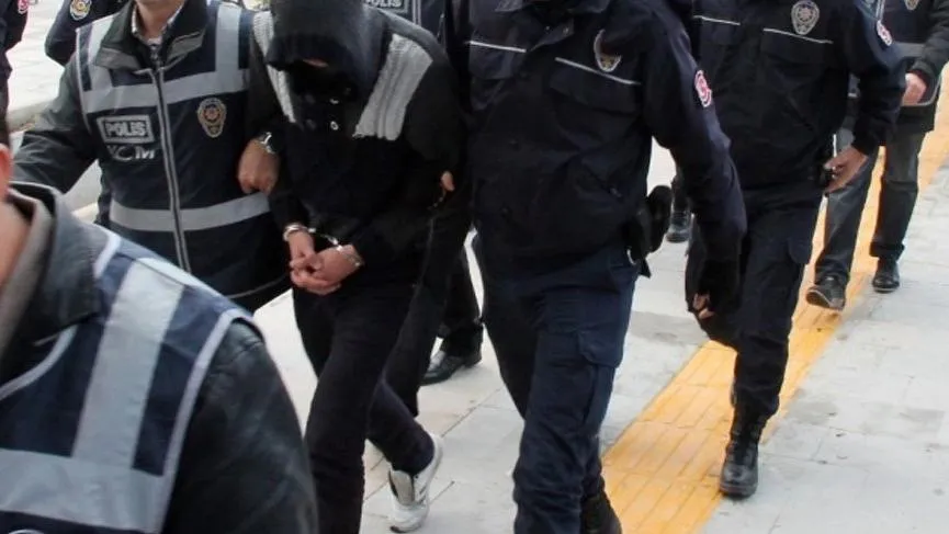 tutuklanmış insanlar