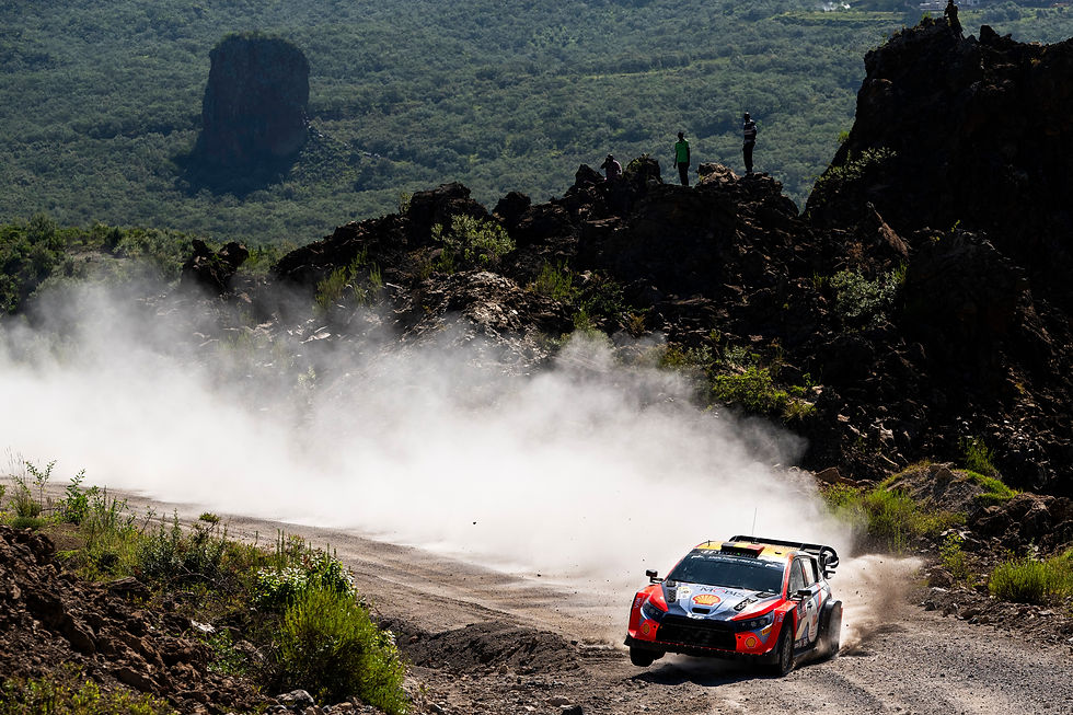 Neuville started strong on Friday