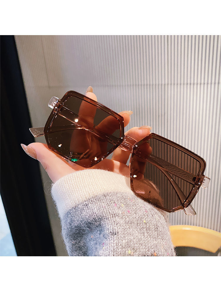 Thumbnail: Oversized Vintage Square Sunglasses – Retro Fashion Eyewear for Women & Men