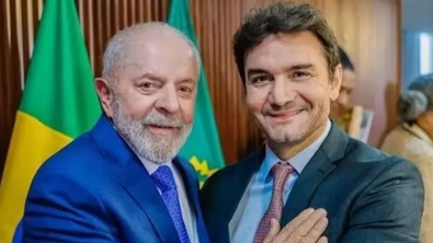 Ministro Celso Sabino desafia ACM Neto e maioria da bancada garante sua permanência no Governo Lula