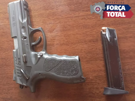 Em flagrante: PM aborda motociclista e apreende pistola