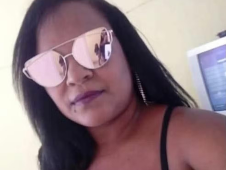Mulher é morta a tiros em apartamento no interior da Bahia; crime ocorreu na frente dos filhos da vítima