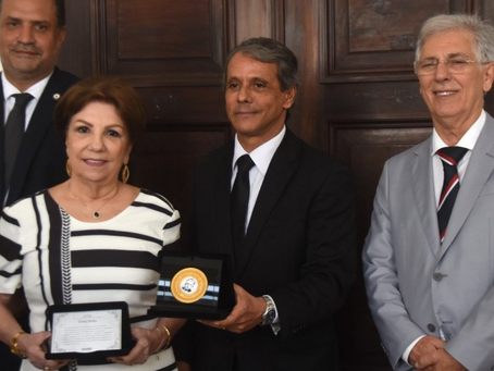 AMAB homenageia Desembargadora Telma Britto com a Medalha do Mérito Wilton de Oliveira e Souza