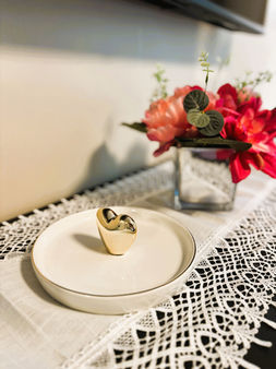 Decorative table setting in a private suite at Evergreen Gardens assisted living in Strongsville, Ohio, adding homelike charm for residents in a senior care home.