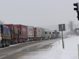 İstanbul'da TIR'lara yürüme yasağı kaldırıldı